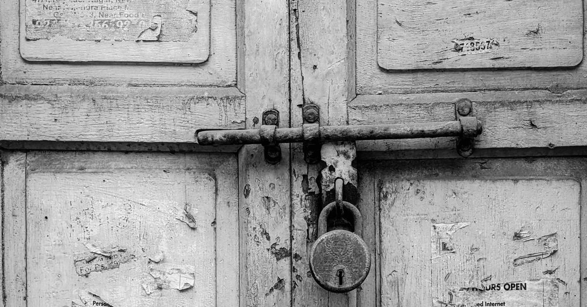 Door Knob Lock vs. Deadbolt: What Your Front Door Really Needs — Bayonne Locksmiths