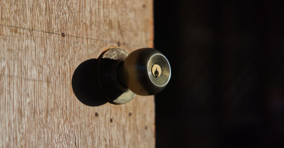 locksmith service technician — Bayonne Locksmiths